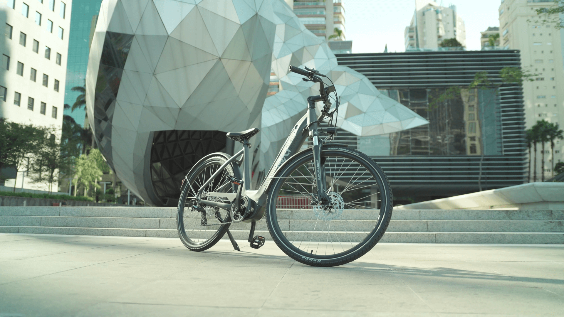 conhecendo-sao-paulo-com-a-bicicleta-eletrica-da-moura